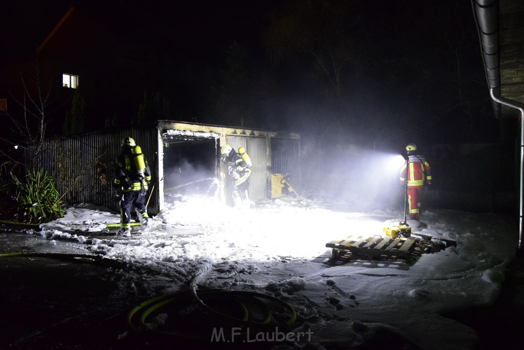 Feuer Hinterhof Garagen Koeln Hoehenberg Olpenerstr P047.JPG - Miklos Laubert